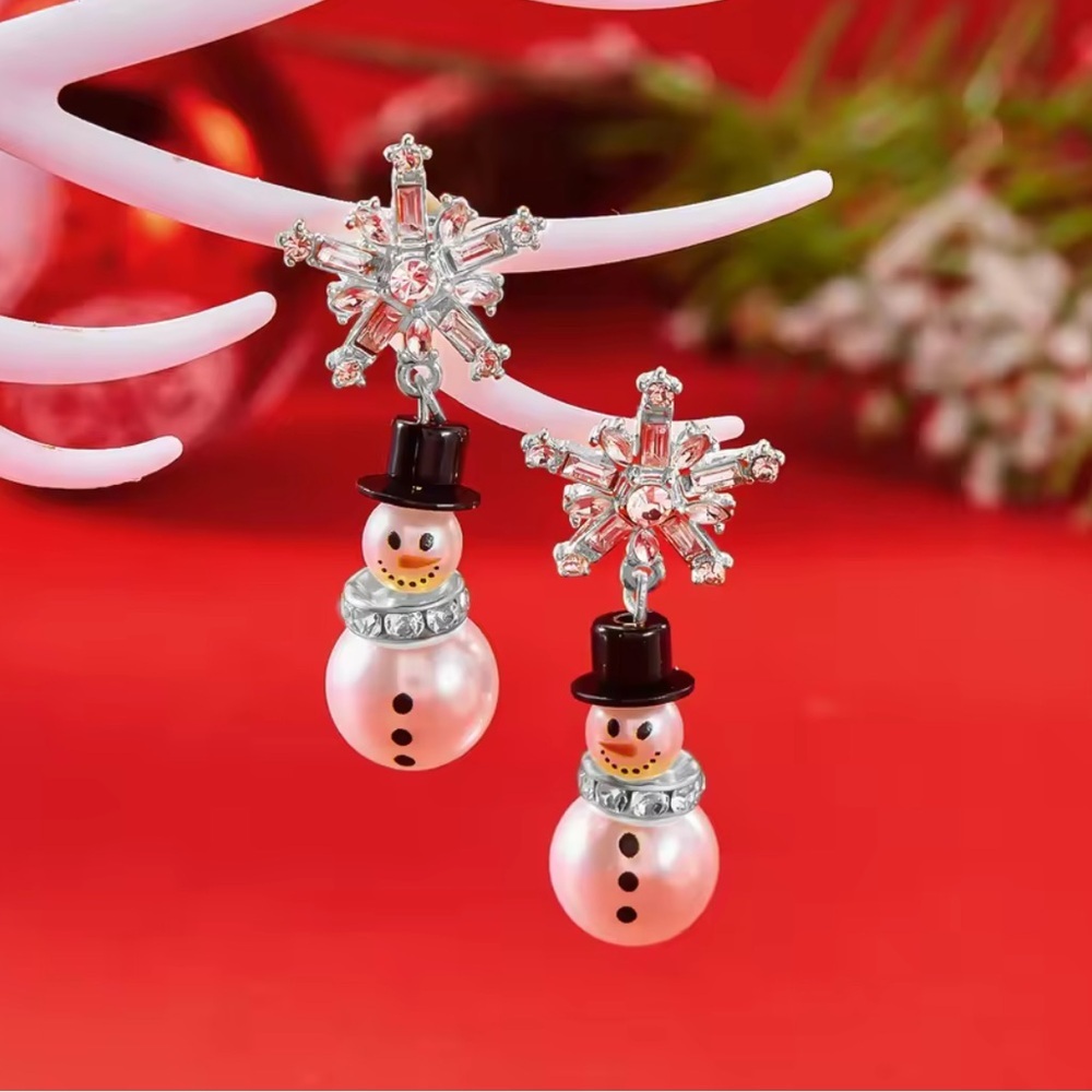 Betsey Johnson Snowman Christmas  Holiday Pearl Drop Earrings with Snowflake